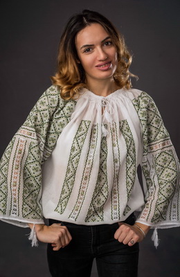 Romanian embroidered peasant blouse - Romanian blouses ie